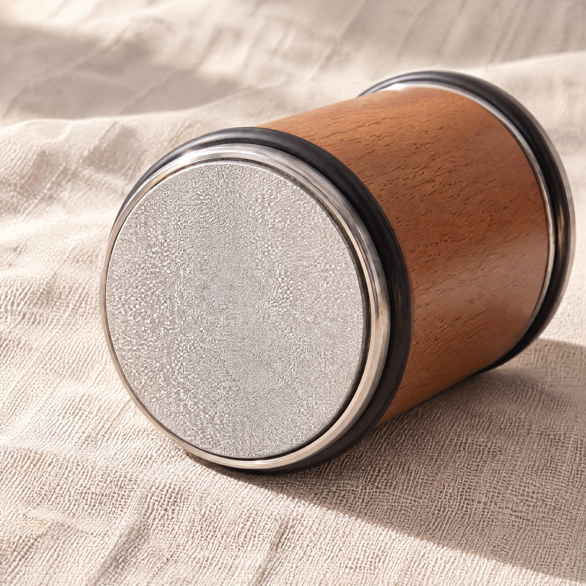 Close up of the diamond disc on the end of the roller
